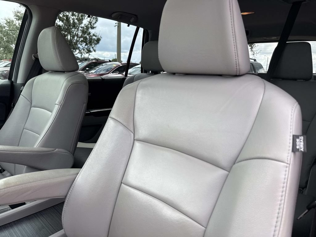 Used 2017 Honda Pilot Touring image 23