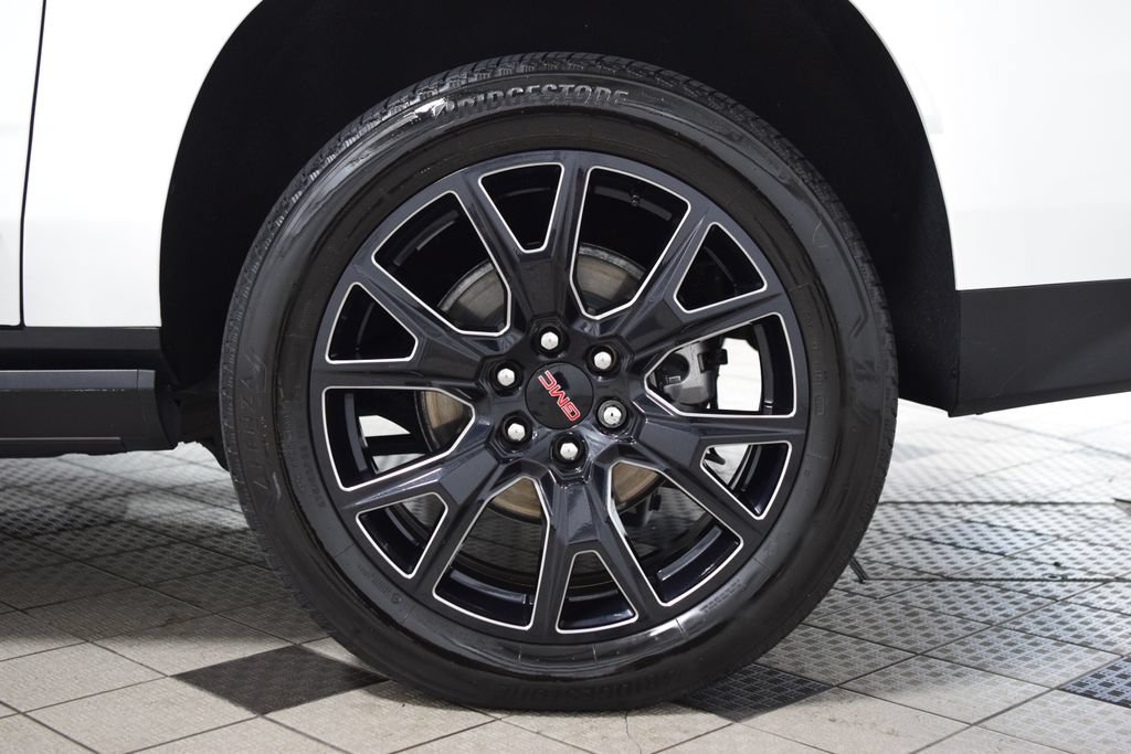 Used 2024 GMC Yukon XL Denali AWD/4WD image 29