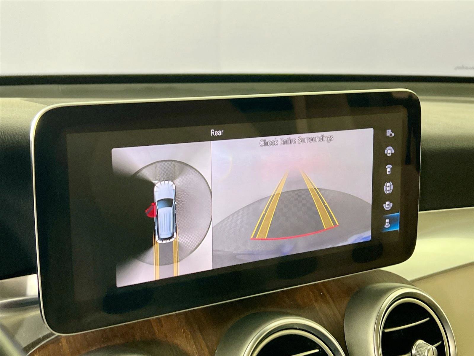 Used 2022 Mercedes-Benz GLC 300 4MATIC image 12