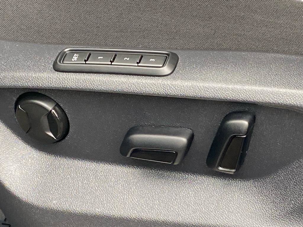 Certified 2025 Volkswagen Atlas Cross Sport SEL image 12