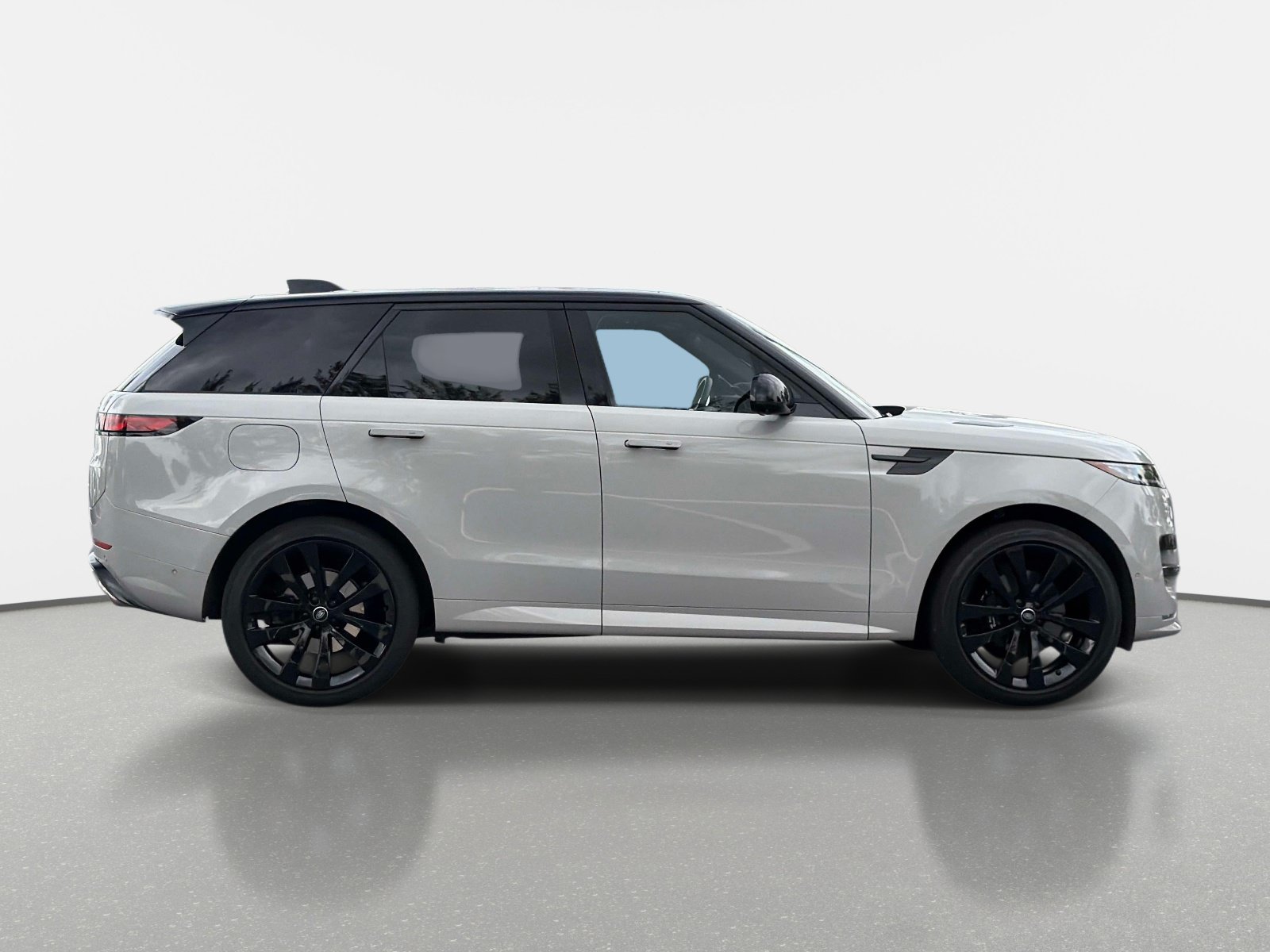 Used 2025 Land Rover Range Rover Sport Dynamic SE AWD/4WD image 2