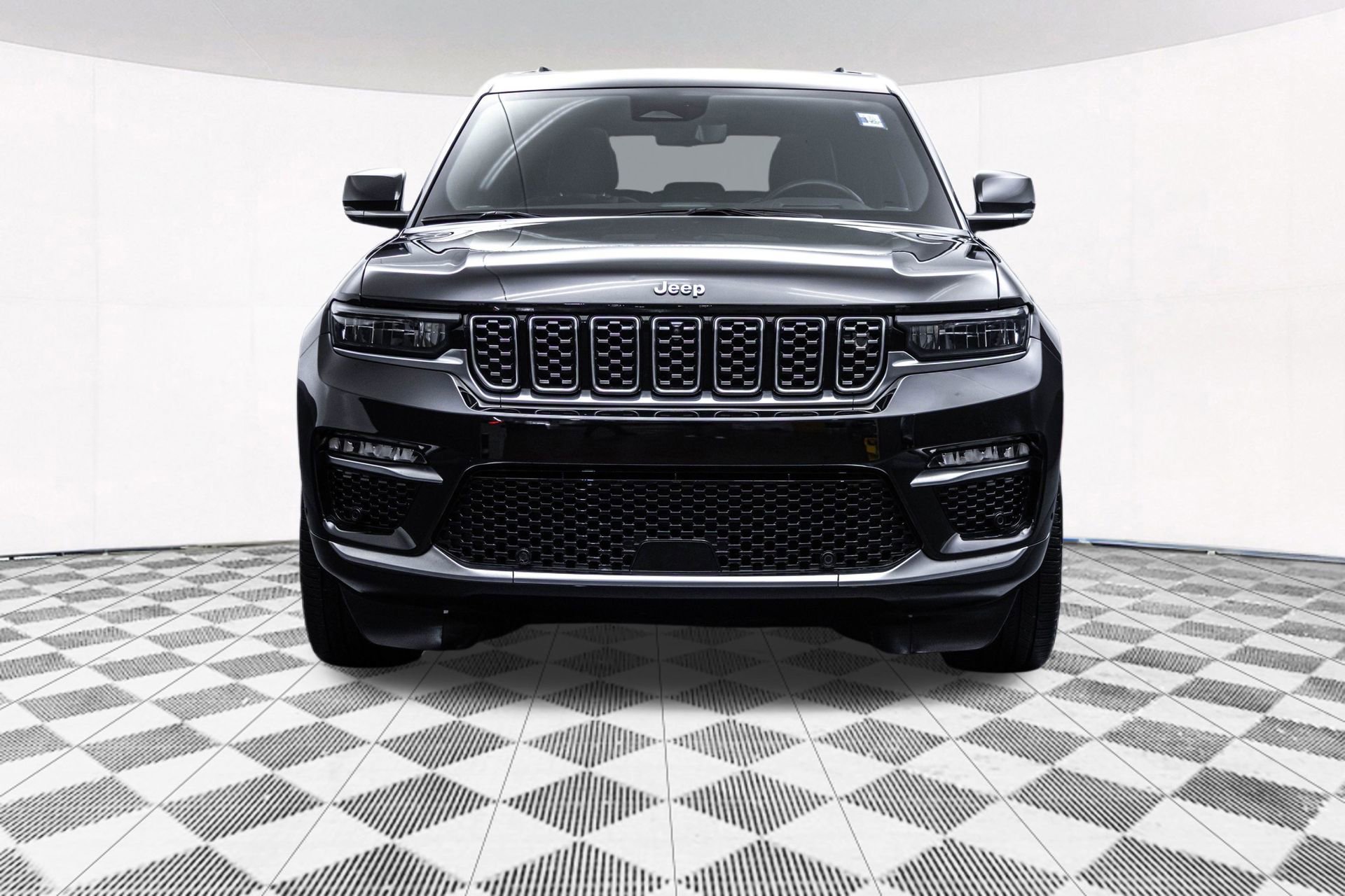 Used 2022 Jeep Grand Cherokee Summit AWD/4WD image 17