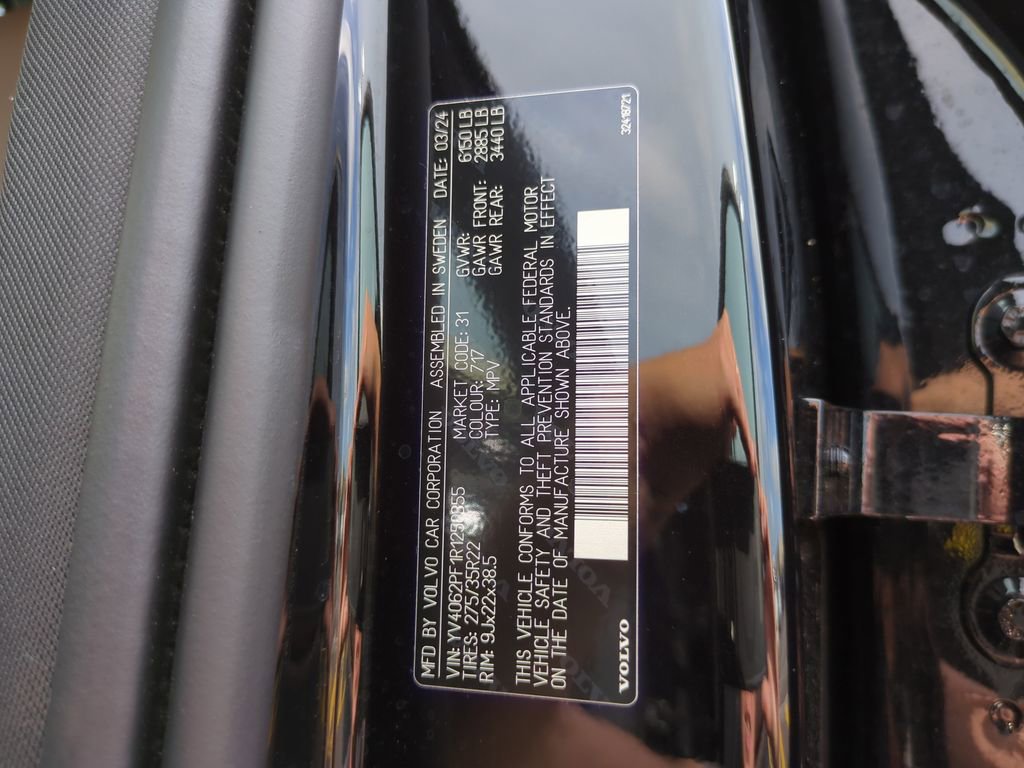 Used 2024 Volvo XC90 B6 Ultimate w/ Protection Package Premier image 27