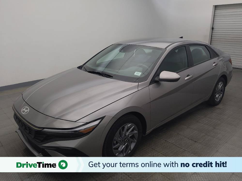 Used 2025 Hyundai Elantra Hybrid FWD image 1