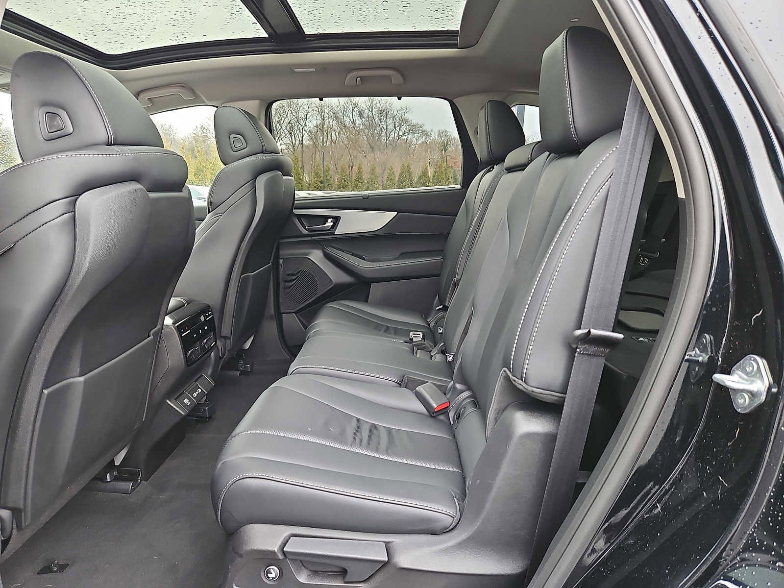 Used 2023 Acura MDX SH-AWD w/ Technology Package image 12