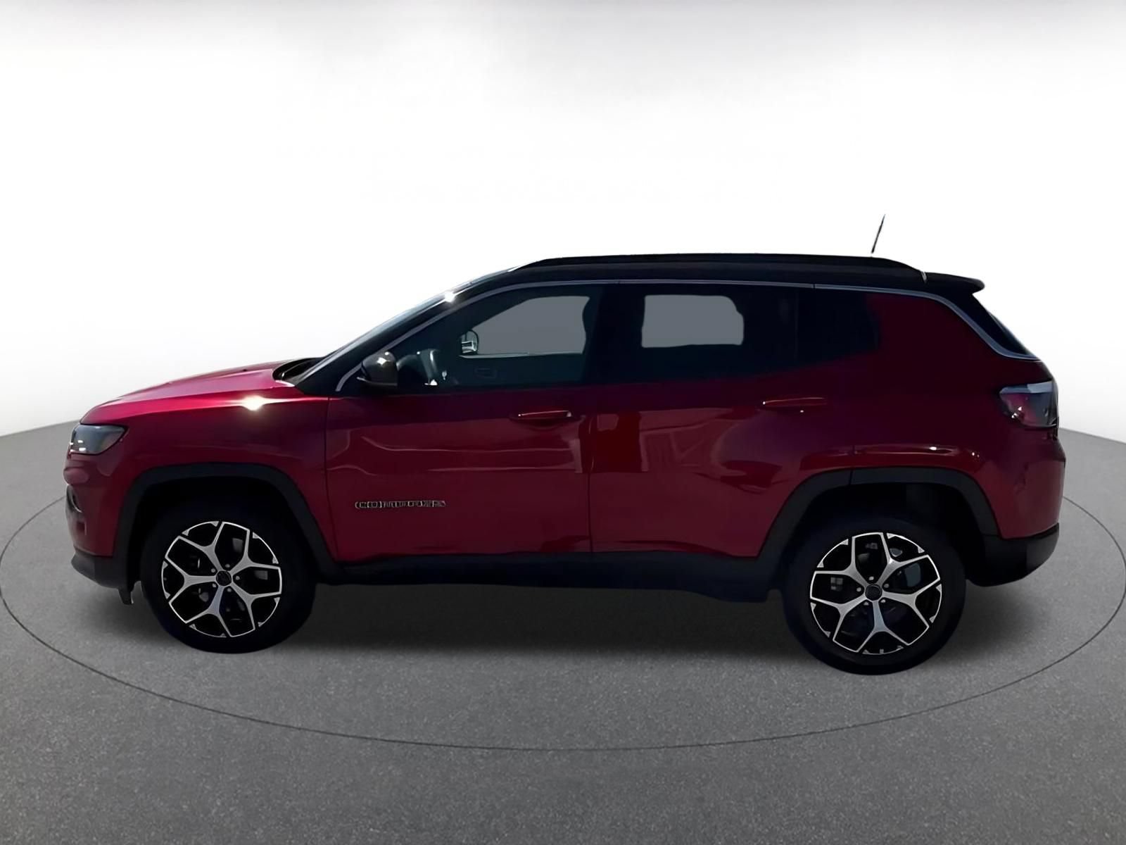 Used 2025 Jeep Compass Limited AWD/4WD image 9