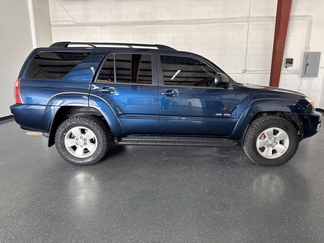Used 2005 Toyota 4Runner SR5 w/ Preferred Accessory Pkg AWD/4WD image 3