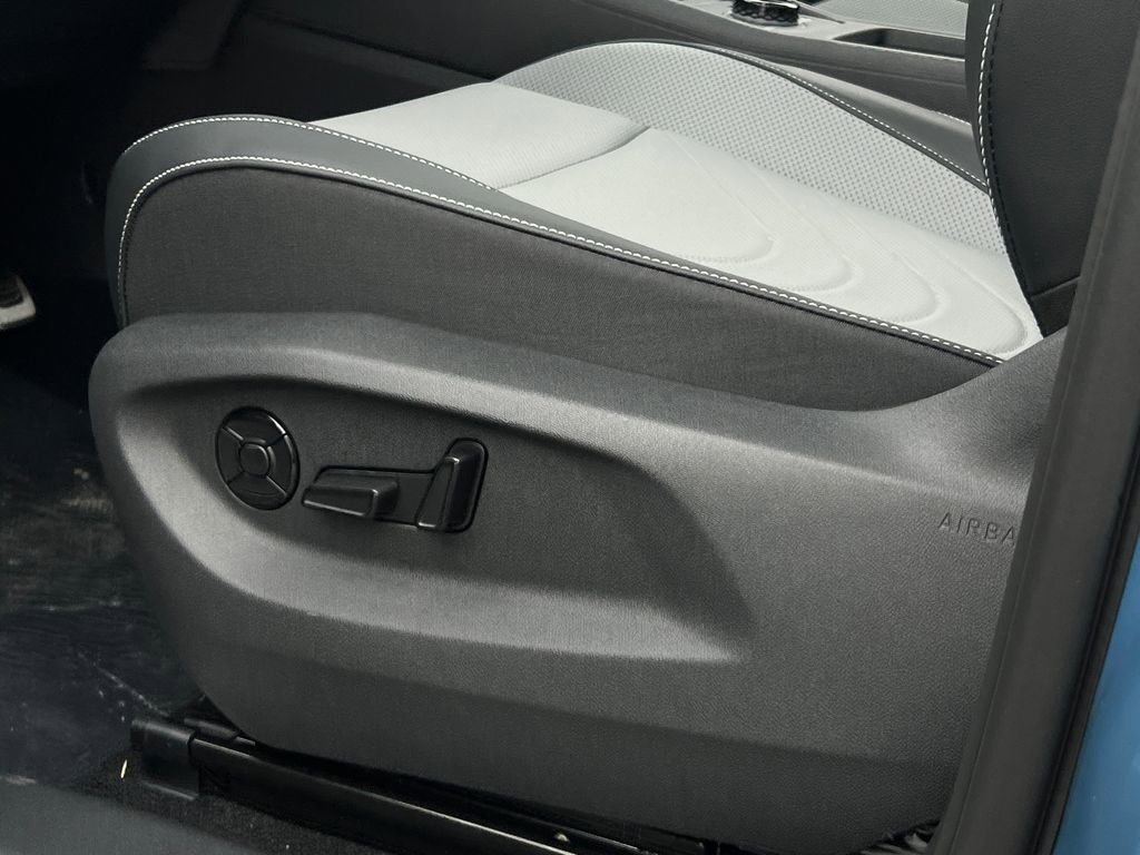 New 2026 Volkswagen Tiguan SE R-Line image 18