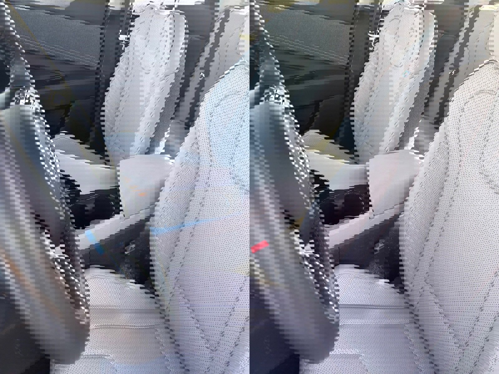 Used 2024 Hyundai Elantra Limited image 23