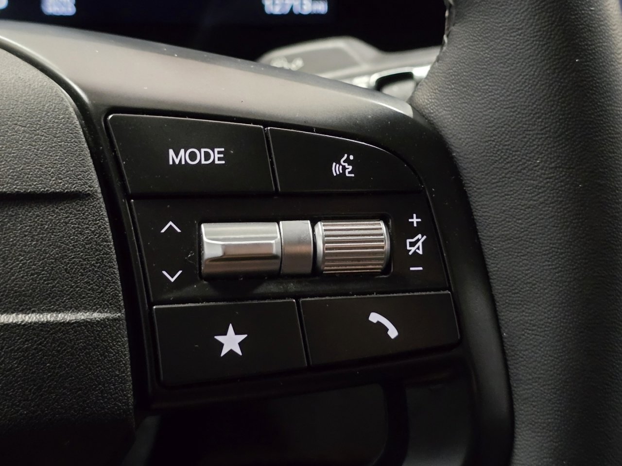 Used 2025 Kia K4 EX image 27