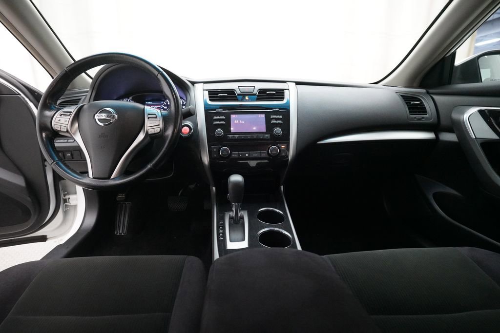 Used 2013 Nissan Altima 2.5 SV FWD image 5