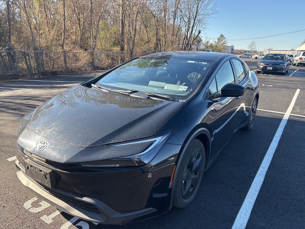 Used 2024 Toyota Prius LE image 4