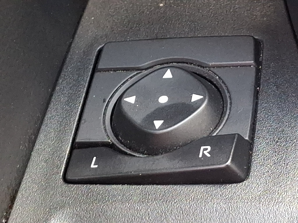 Used 2024 Toyota RAV4 XLE AWD/4WD image 25