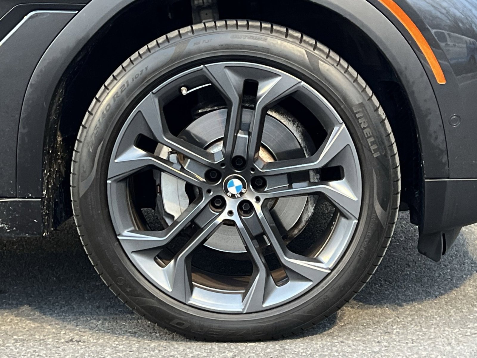 Used 2023 BMW X6 xDrive40i w/ Luxury Seating Package image 10