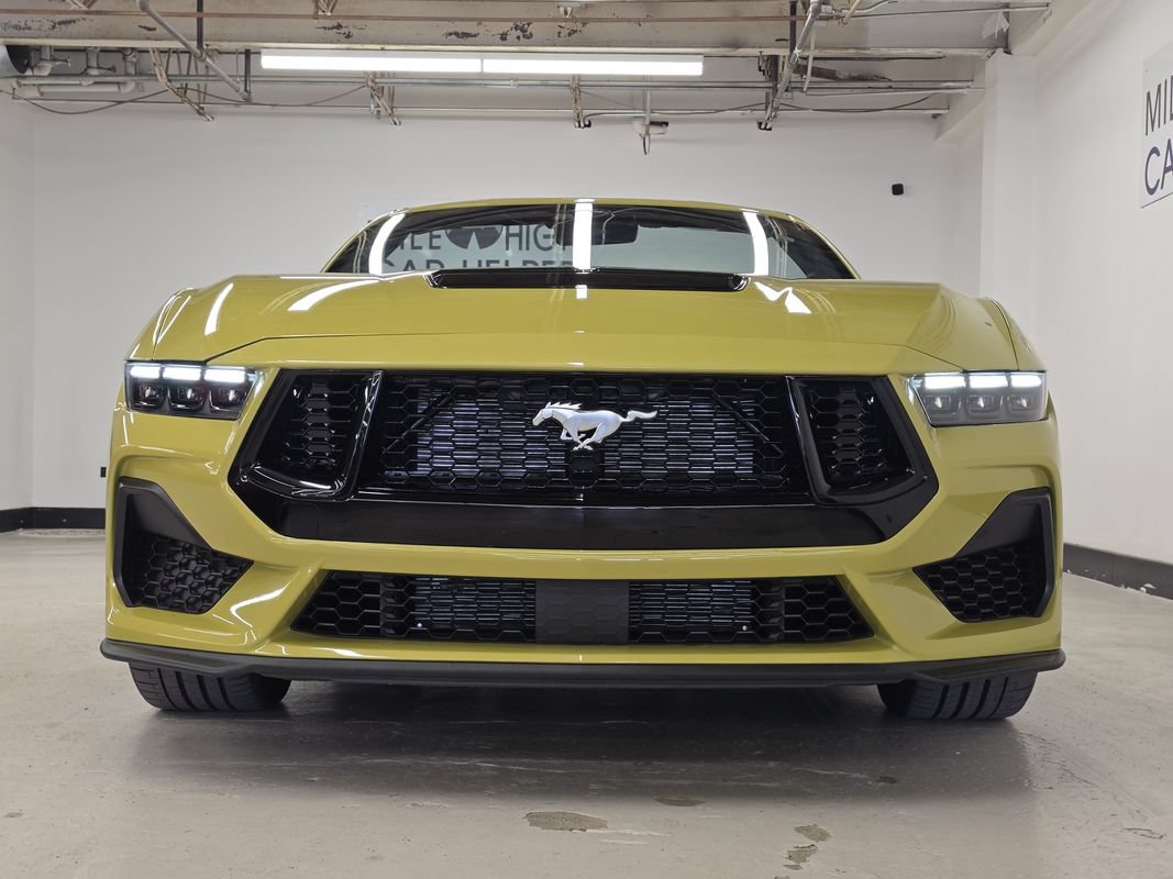 Used 2025 Ford Mustang GT Premium w/ GT Performance Package RWD image 5
