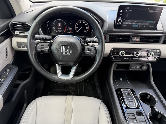 Certified 2024 Honda Pilot Touring image 17