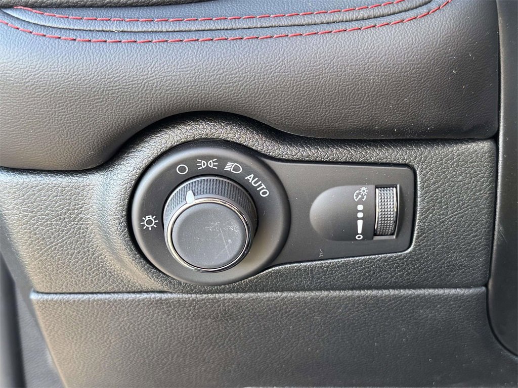 Used 2024 Dodge Durango GT image 28