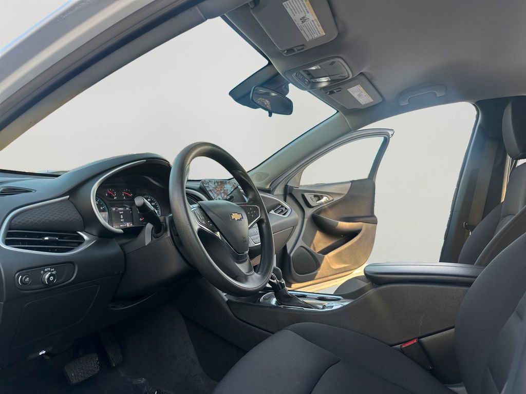 Used 2024 Chevrolet Malibu LT image 9