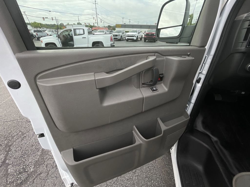 Used 2025 Chevrolet Express 2500 w/ Driver Convenience Package RWD image 19