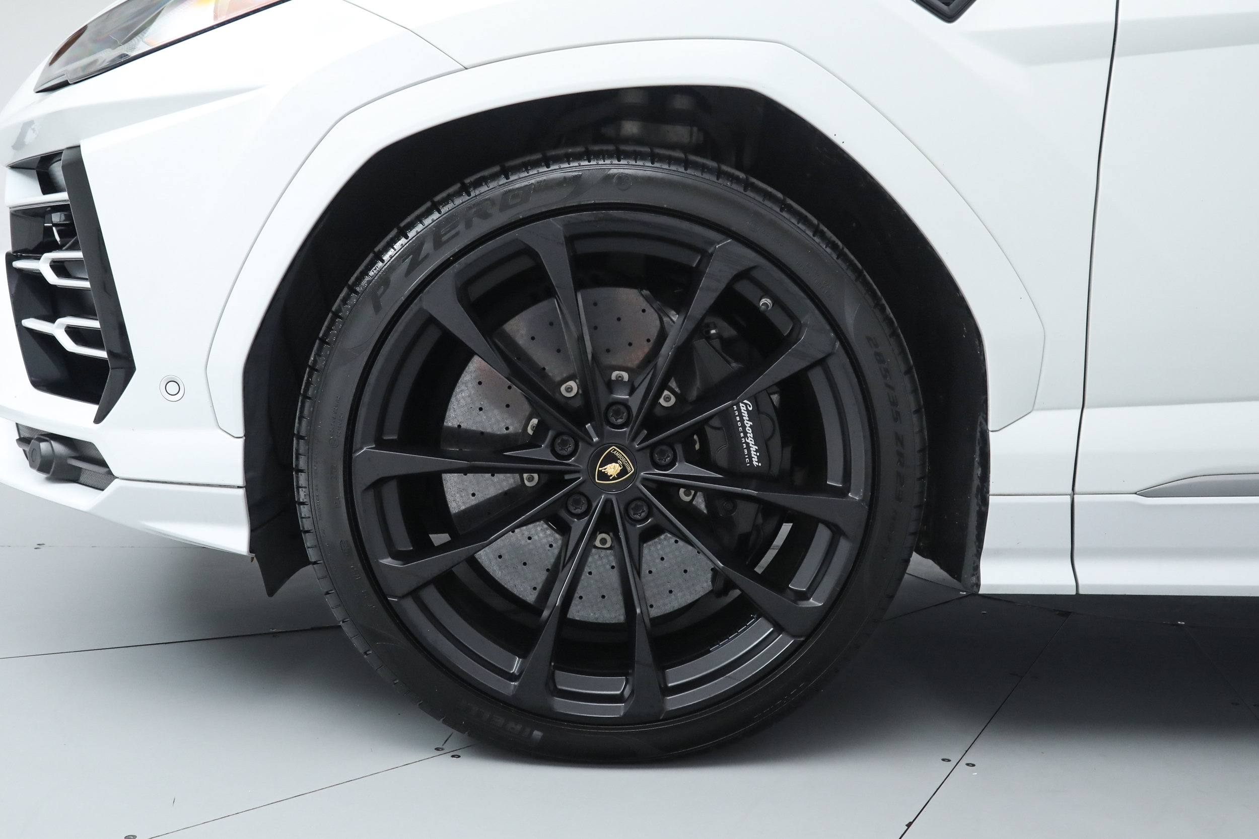 Used 2020 Lamborghini Urus AWD/4WD image 32