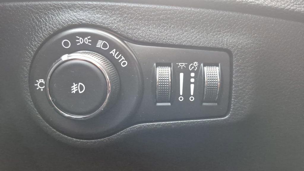 Used 2019 Jeep Compass Latitude w/ Popular Equipment Group image 23