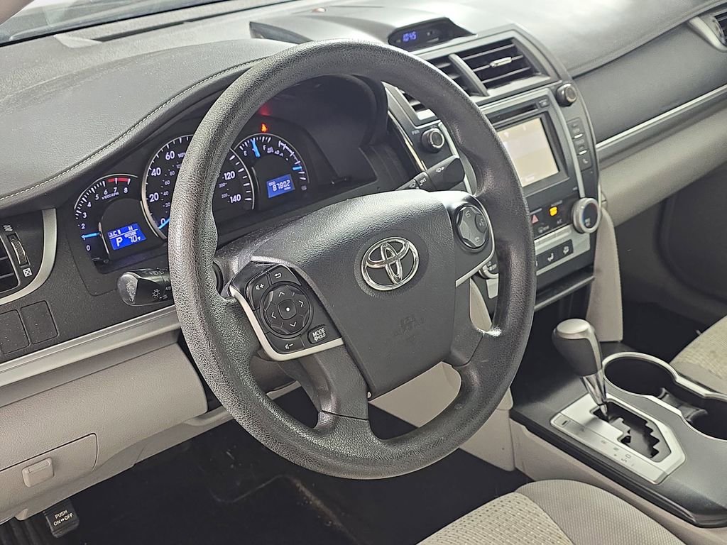 Used 2014 Toyota Camry LE image 18