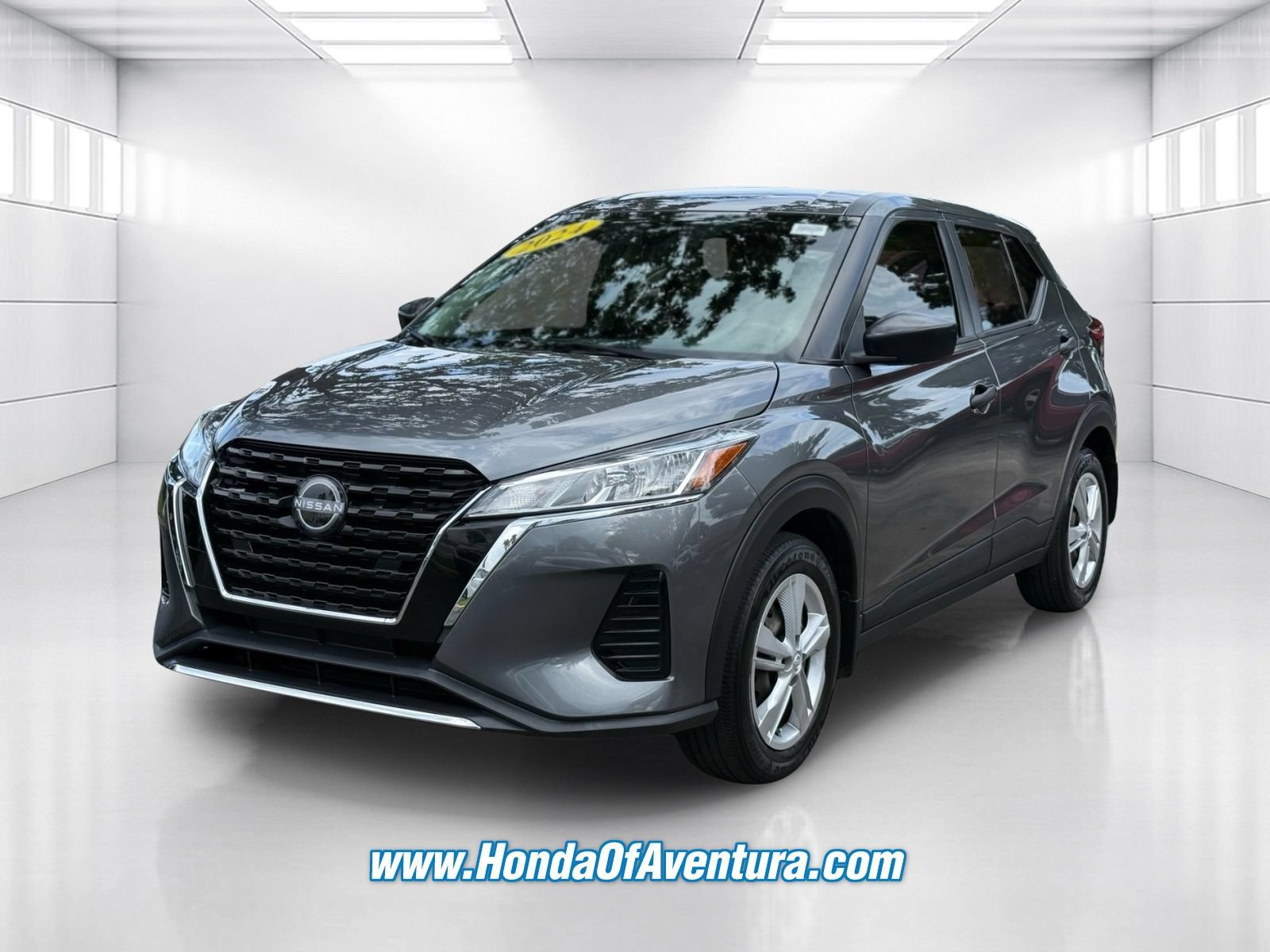 Used 2024 Nissan Kicks S FWD image 3