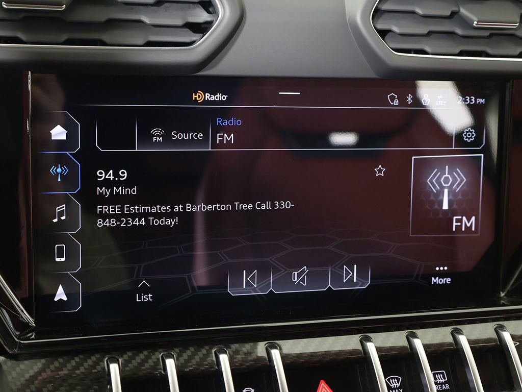 Used 2022 Lamborghini Urus AWD/4WD image 56