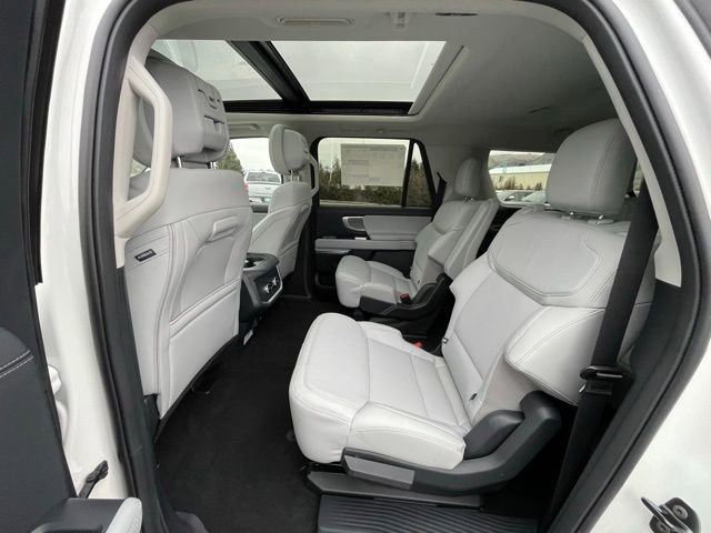 New 2026 Ford Expedition Max Platinum image 9