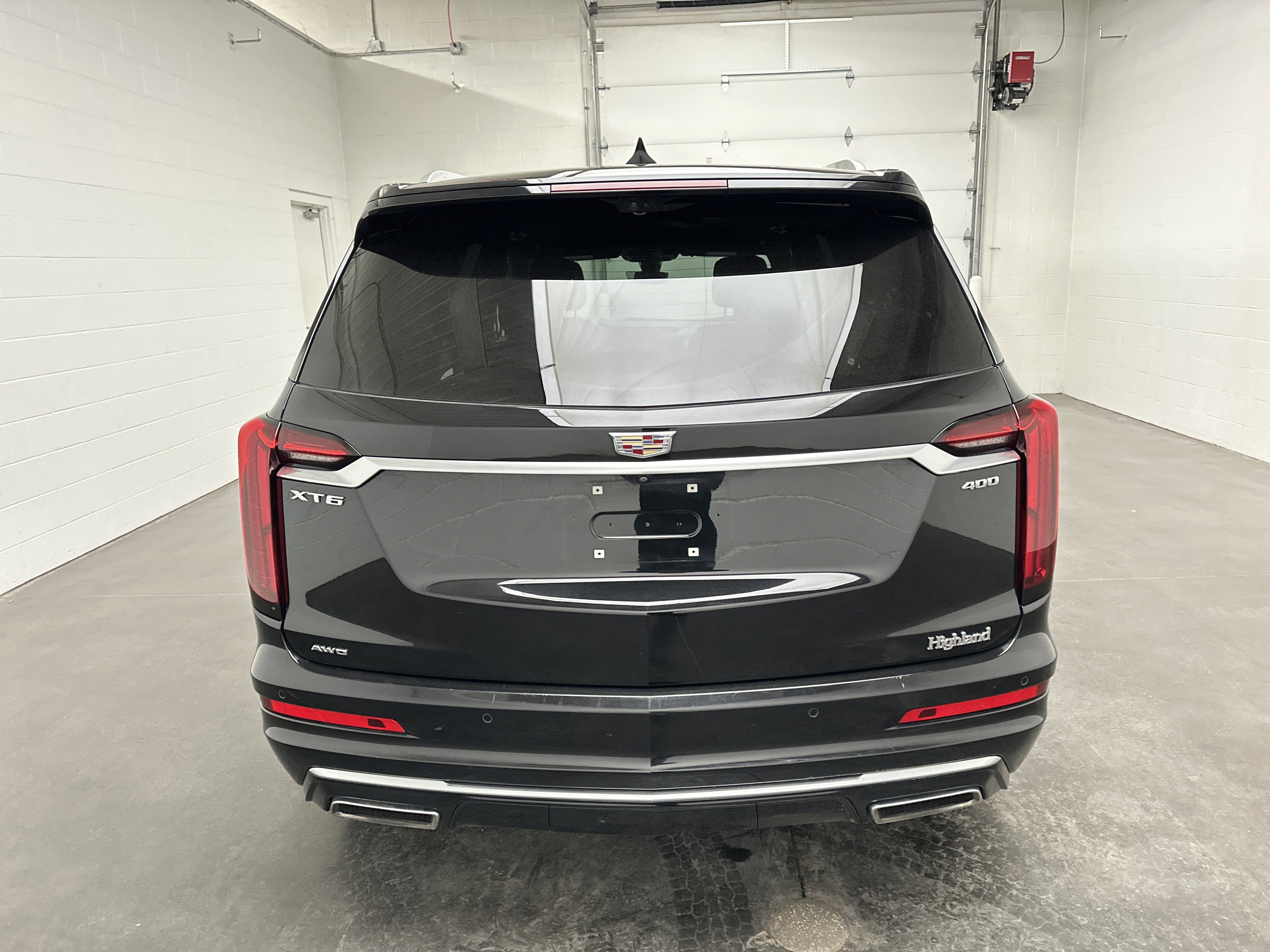 Used 2024 Cadillac XT6 Premium Luxury w/ Technology Package image 8