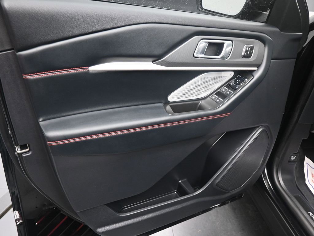 Used 2025 Ford Explorer ST w/ Sun And Sound Package image 5