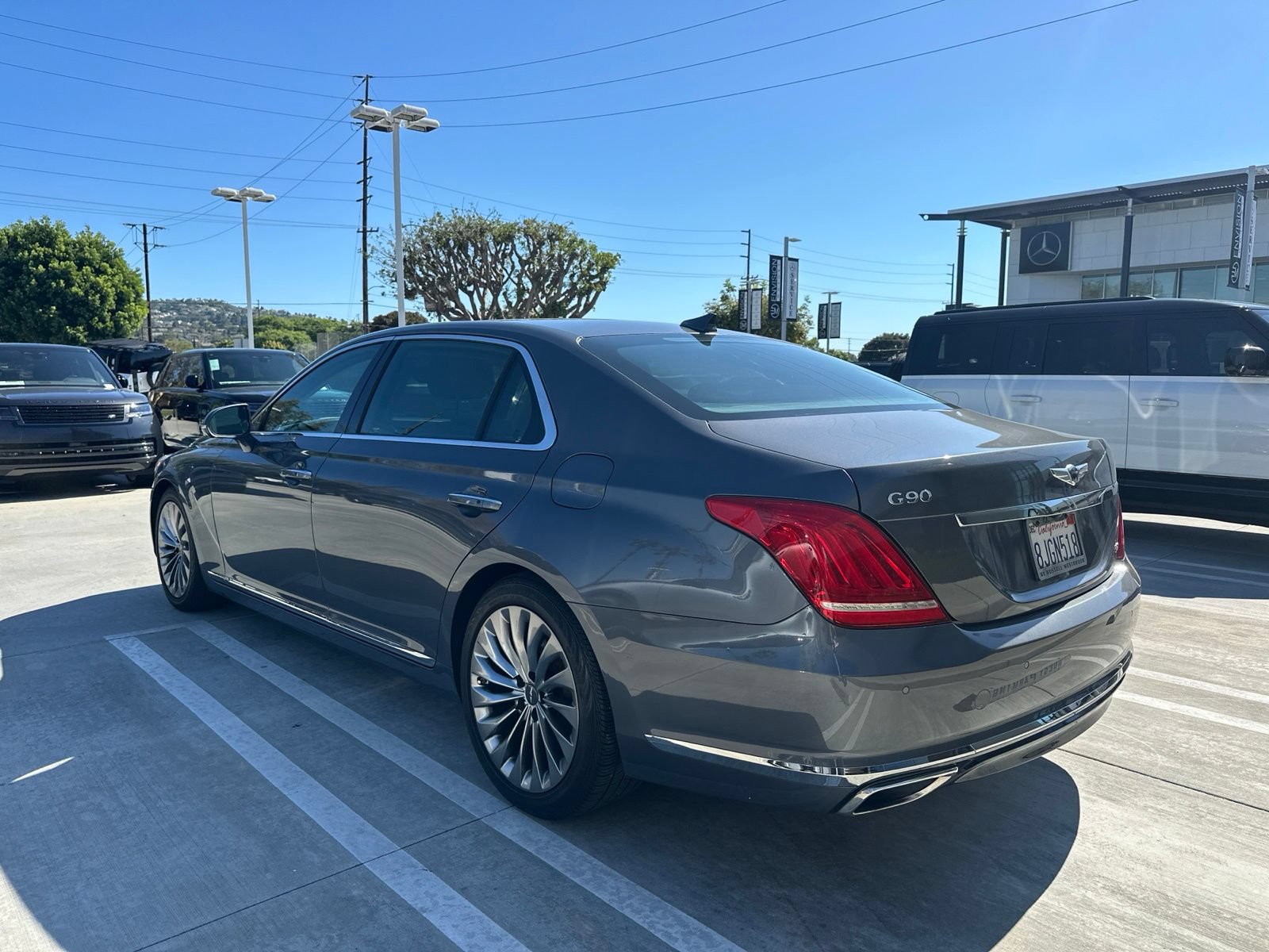 Used 2017 Genesis G90 5.0 Ultimate RWD image 4