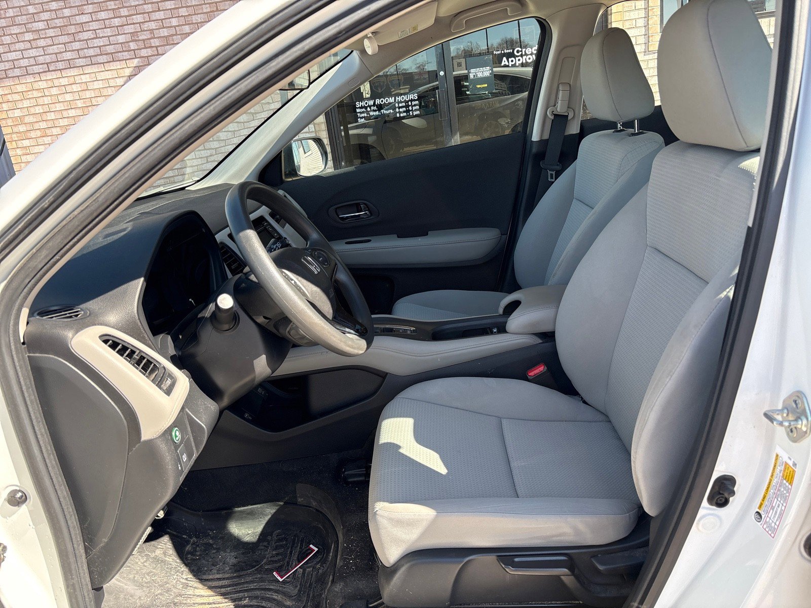 Used 2019 Honda HR-V LX image 3