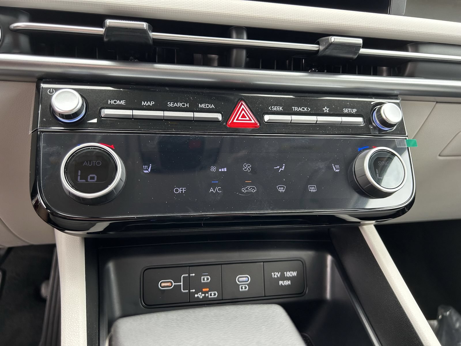 New 2026 Hyundai Tucson SEL Plus w/ Tow & Go Package FWD image 28