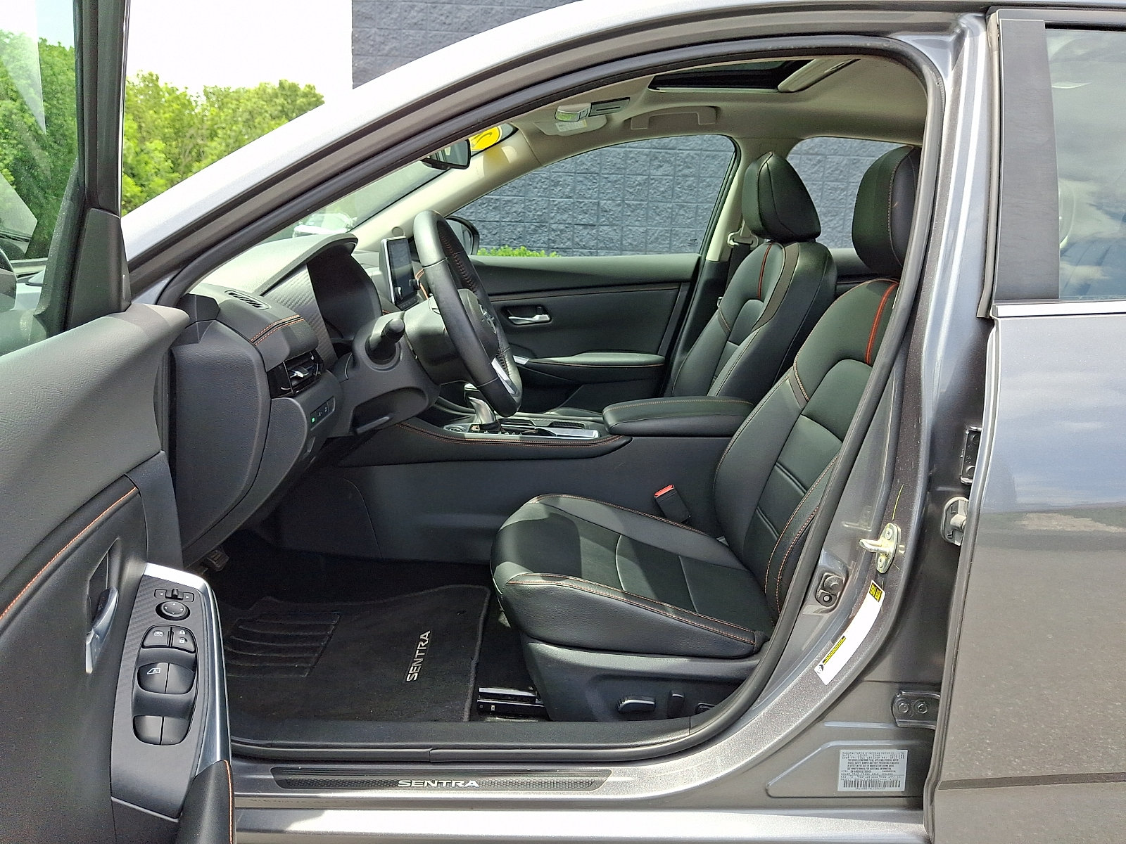 Used 2020 Nissan Sentra SR w/ Premium Package FWD image 16