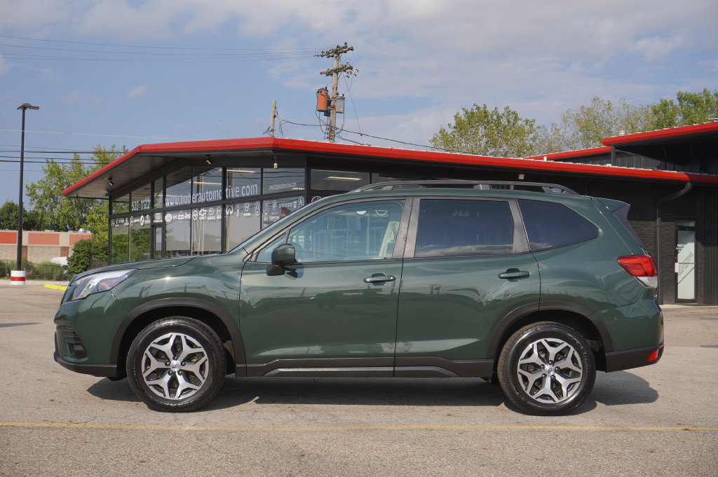 Used 2023 Subaru Forester Premium AWD/4WD image 4