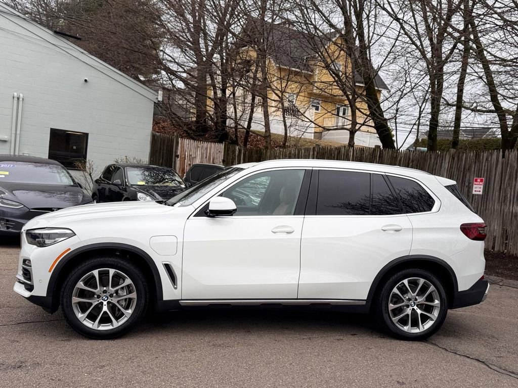 Used 2021 BMW X5 xDrive45e w/ Premium Package 3 AWD/4WD image 3
