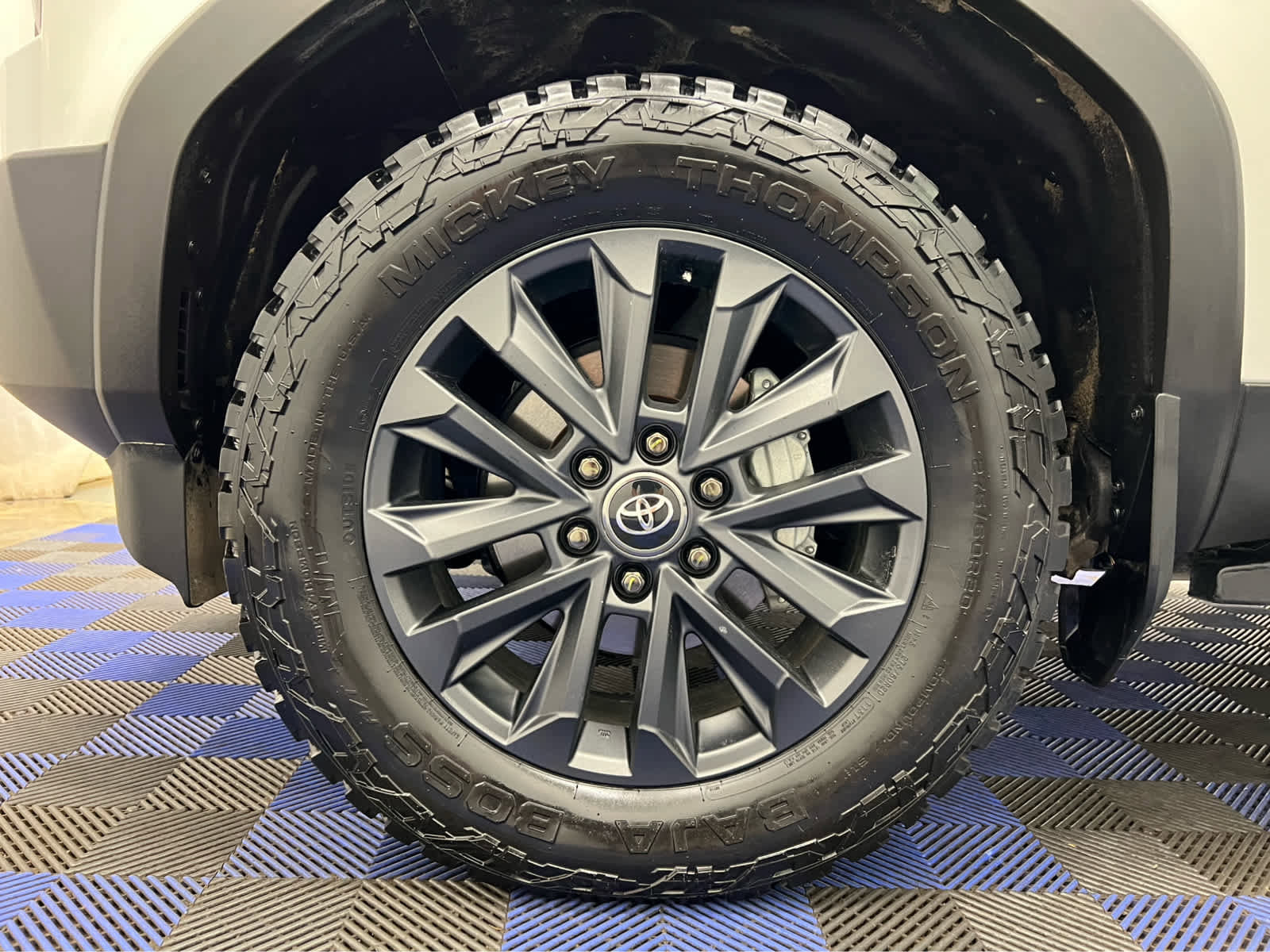 Used 2025 Toyota Land Cruiser image 9
