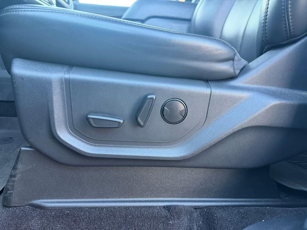 Used 2022 Ford Expedition Max XLT image 16