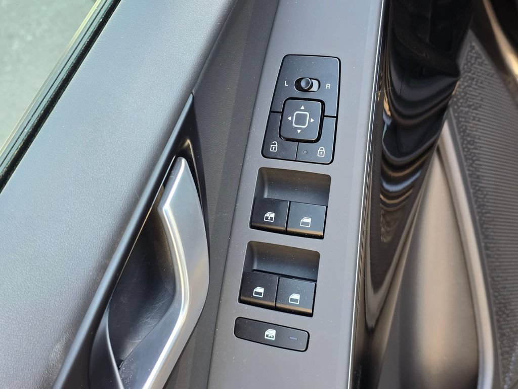 Certified 2025 Kia Niro Wind w/ Wind Preserve Package FWD image 14