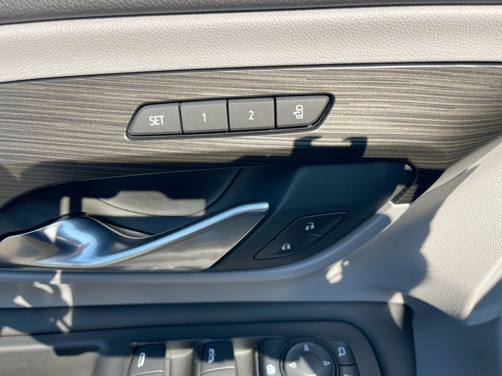 Used 2022 GMC Terrain SLT w/ Infotainment Package II image 11