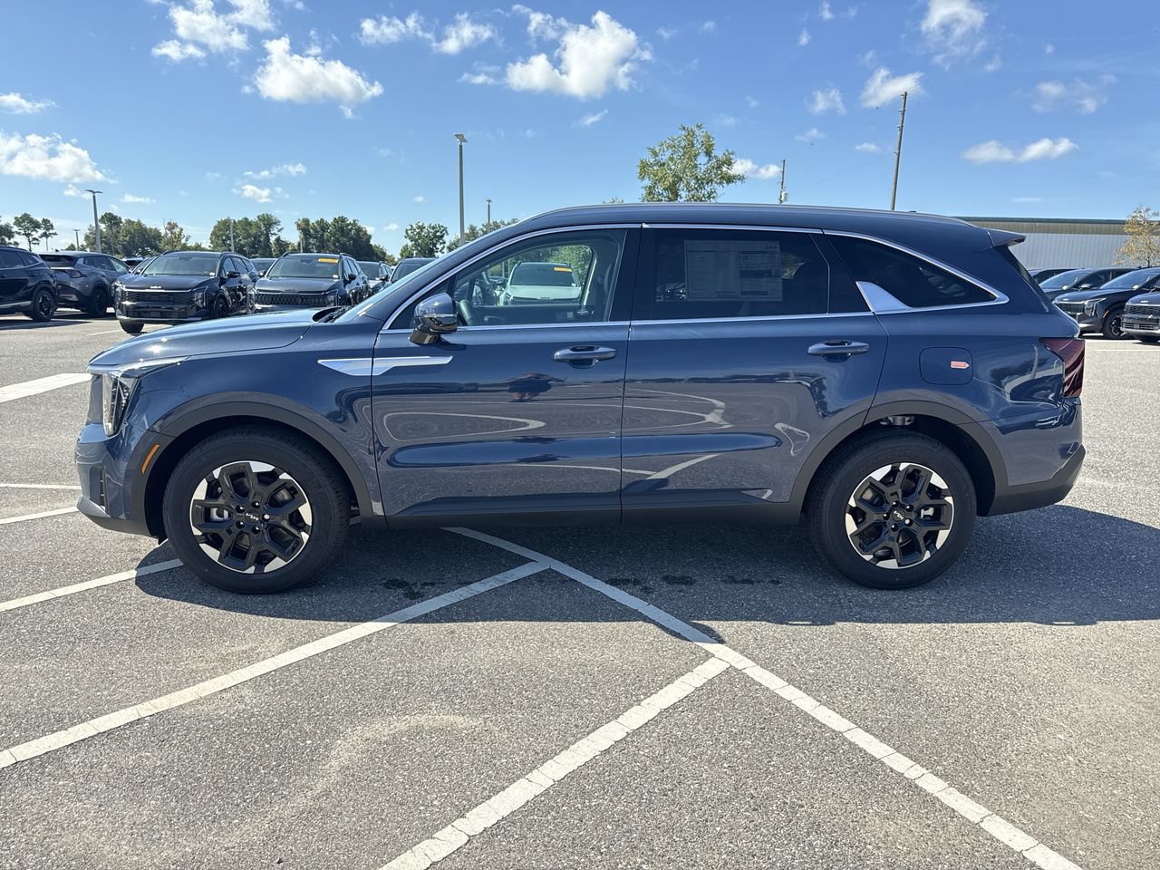 New 2026 Kia Sorento S w/ S Panoramic Sunroof Package FWD image 7