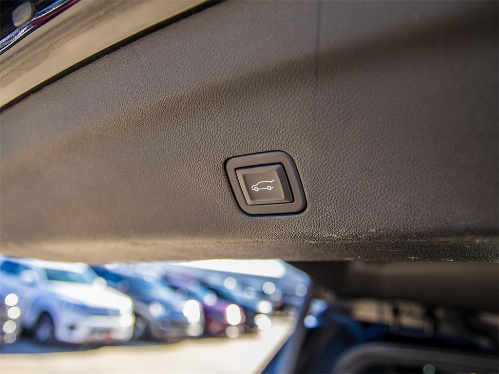 Used 2023 Chevrolet Tahoe Premier image 13