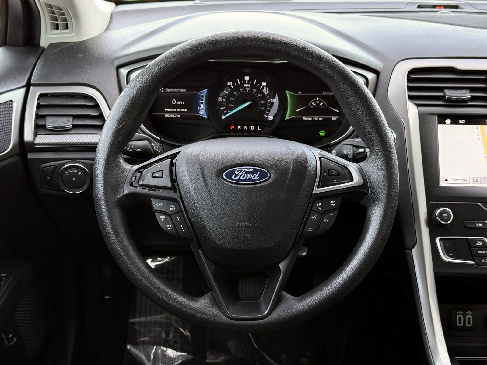 Used 2019 Ford Fusion SE image 25