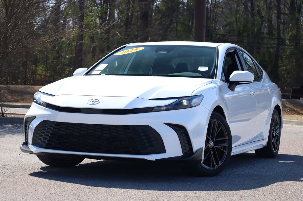 Used 2025 Toyota Camry SE