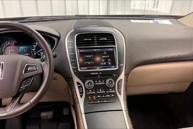 Used 2016 Lincoln MKX Select w/ Select Plus Package AWD/4WD image 6