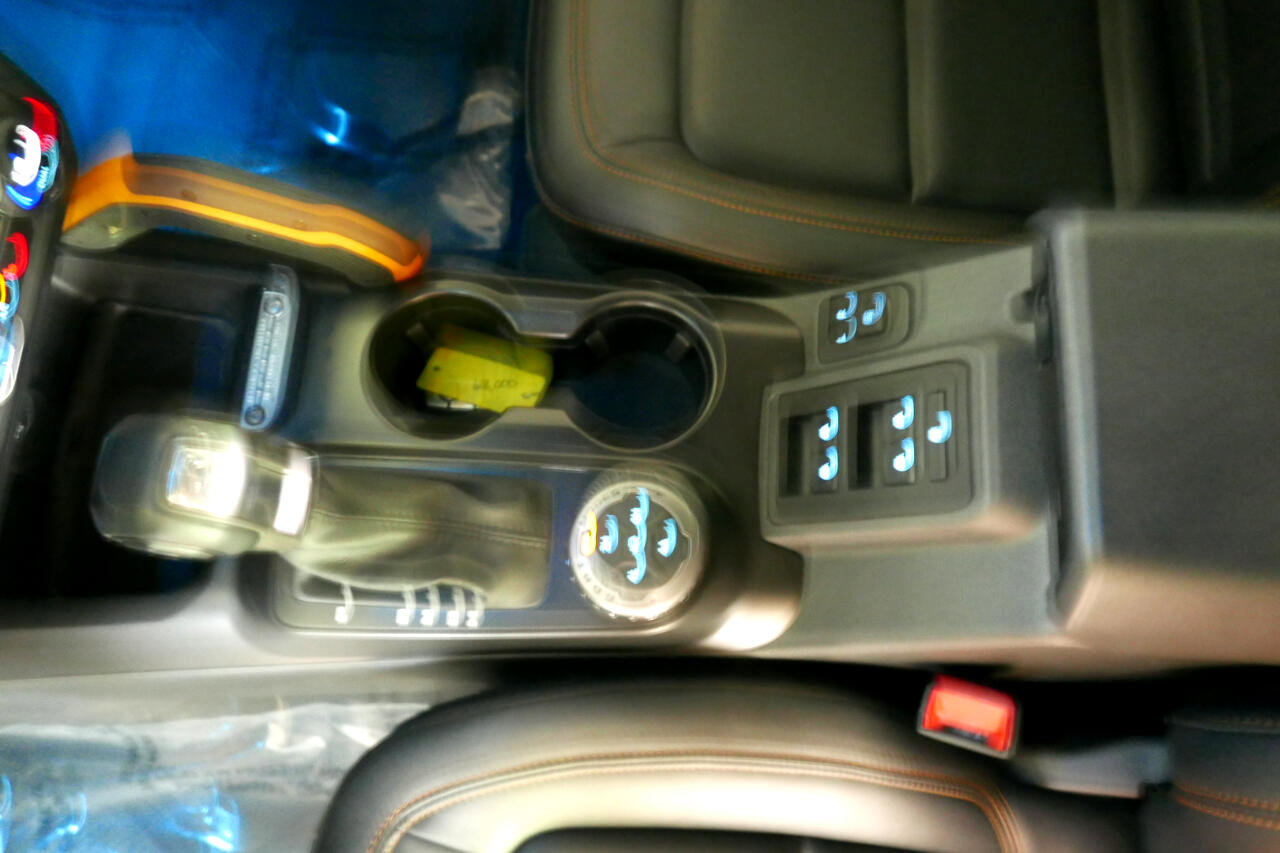 Used 2021 Ford Bronco Badlands image 23