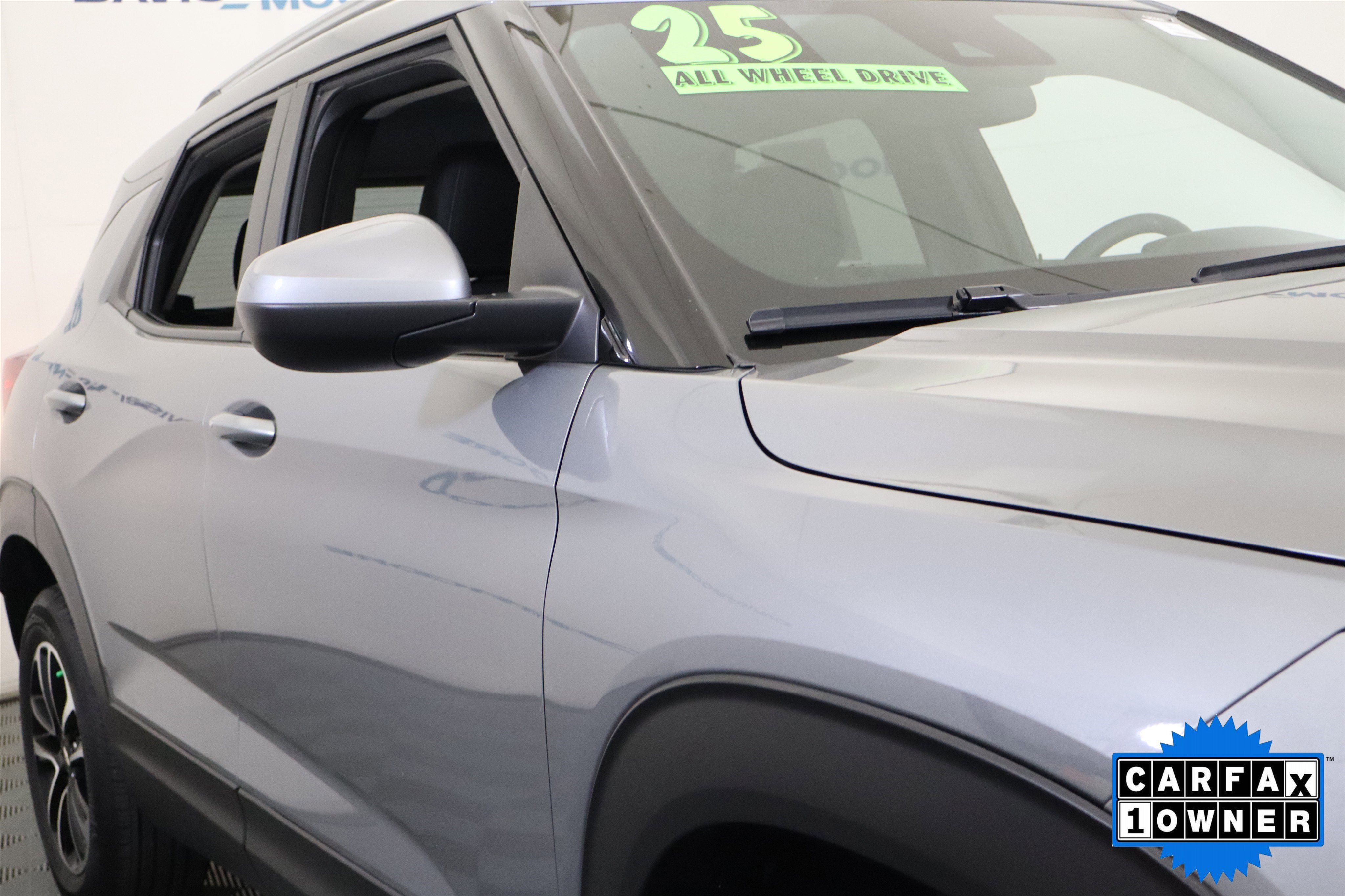 Used 2025 Chevrolet Blazer LT image 3