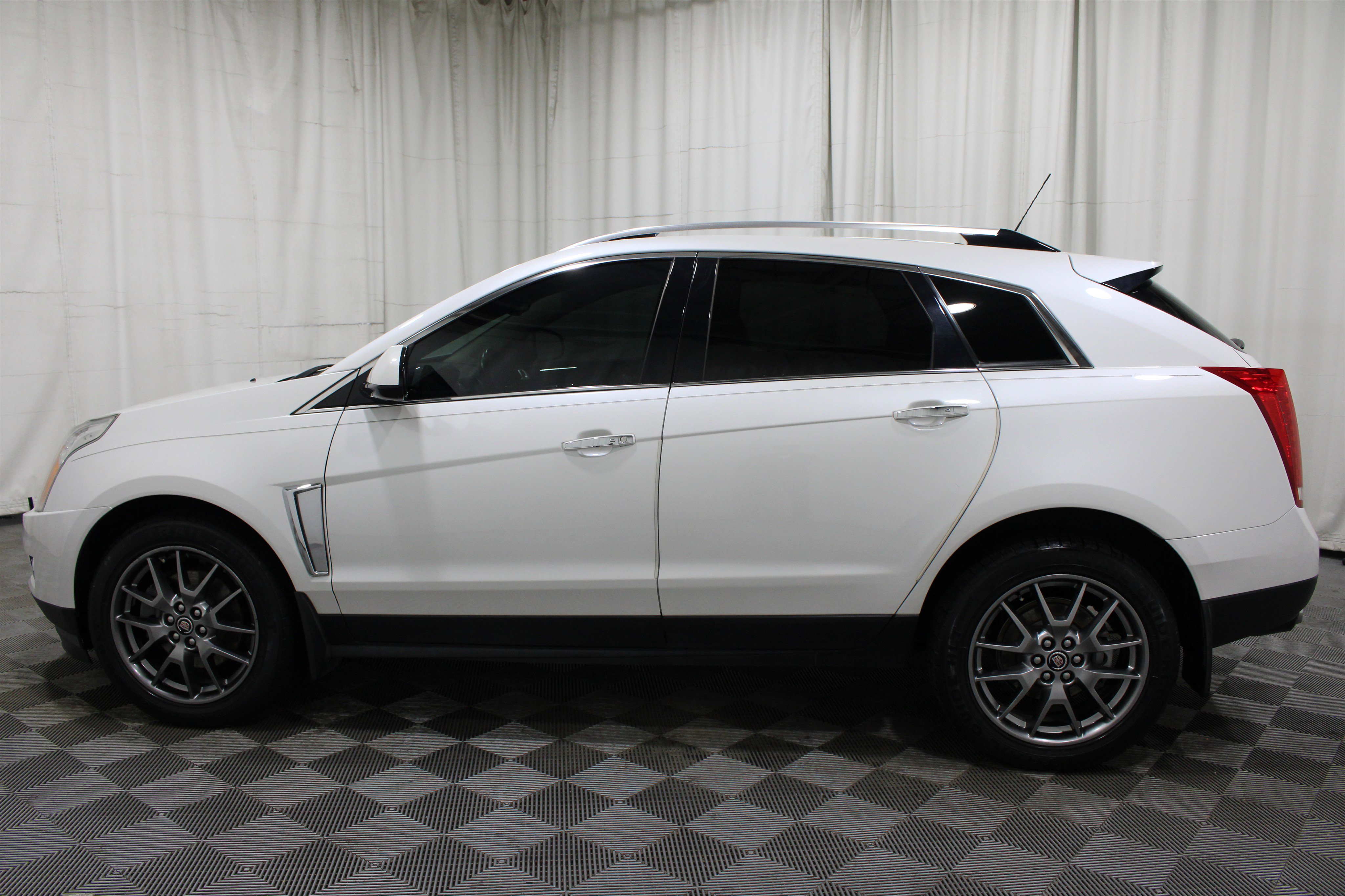 Used 2016 Cadillac SRX Premium w/ LPO, Protection Package image 33