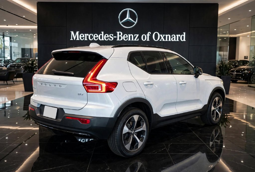 Used 2025 Volvo XC40 B5 Plus AWD/4WD image 4